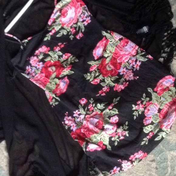 Rose print Spaghetti dress - Picture 2 of 4